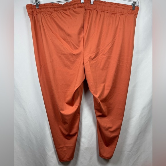 Zuda Z-Move Women’s Tapered Pant With Comfort Waistband Light Clay 5X - Picture 3 of 15